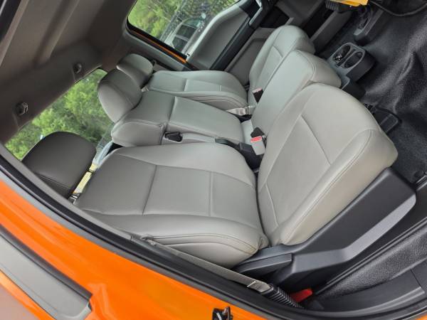 2017 Ford, dovoz USA — foto 11 z 12