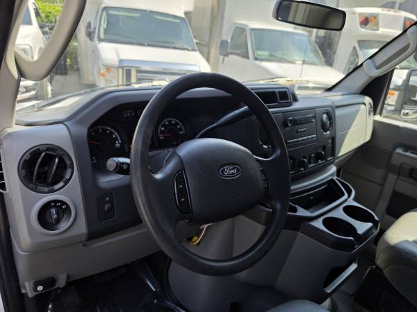 2019 Ford, dovoz USA — foto 12 z 12