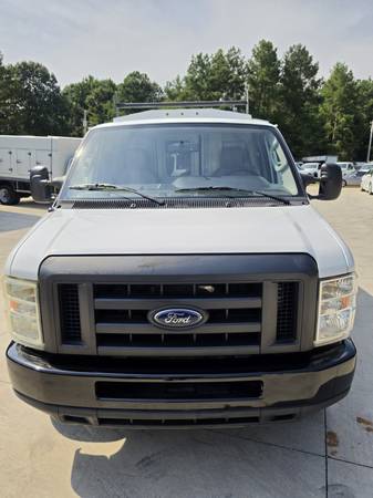 2019 Ford, dovoz USA — foto 8 z 12