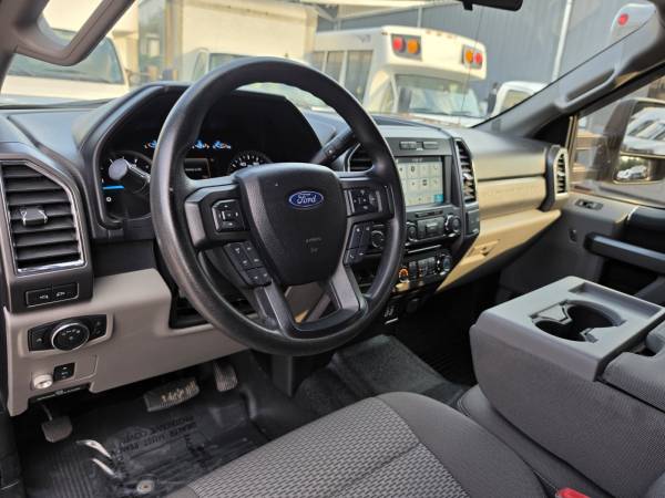 2017 Ford, dovoz USA — foto 12 z 12