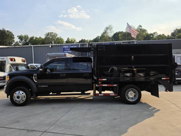 2017 Ford, dovoz USA — foto 3 z 12