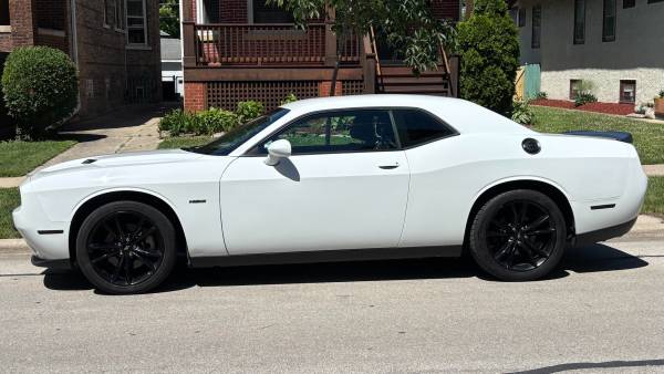 2018 Dodge, dovoz USA — foto 3 z 12