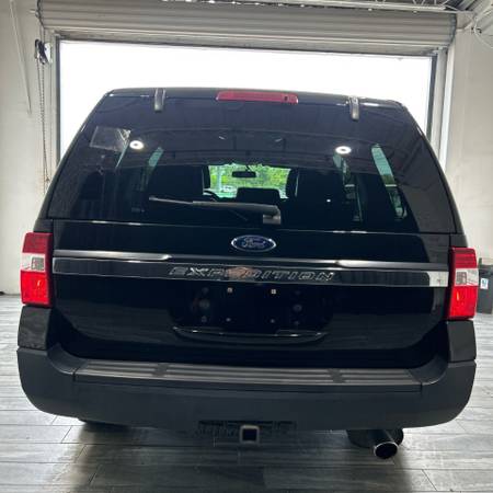 2017 Ford, dovoz USA — foto 12 z 12