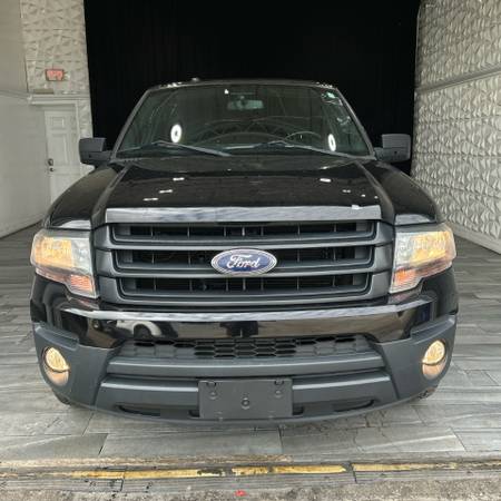 2017 Ford, dovoz USA — foto 2 z 12