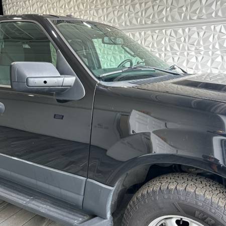 2017 Ford, dovoz USA — foto 5 z 12