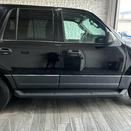 2017 Ford, dovoz USA — foto 9 z 12