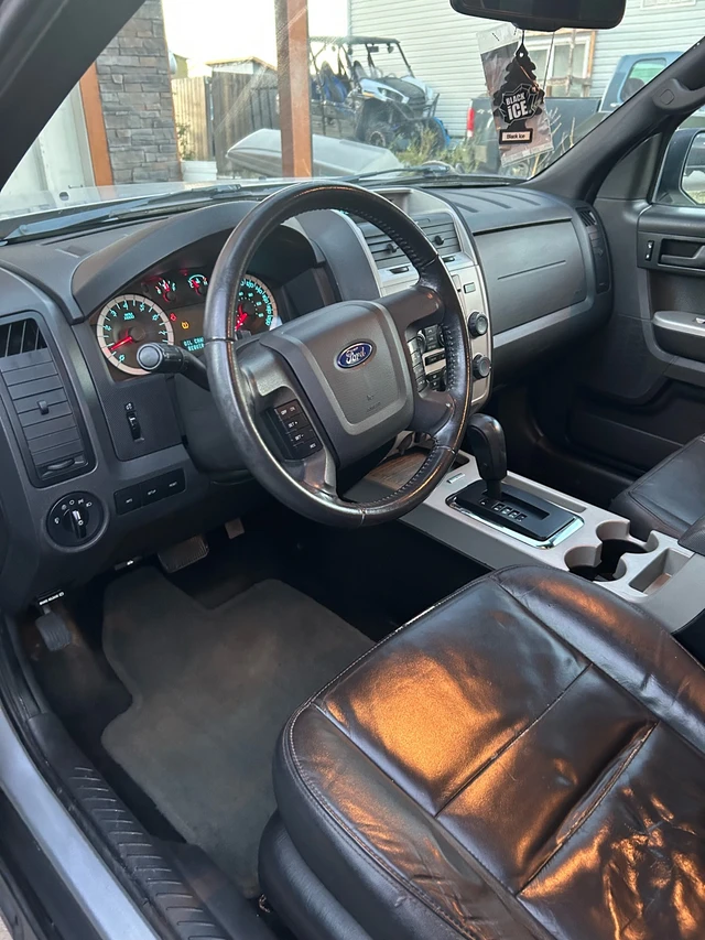 2011 Ford Escape, šedá, 190 251 km, dovoz Kanada — foto 5 z 5