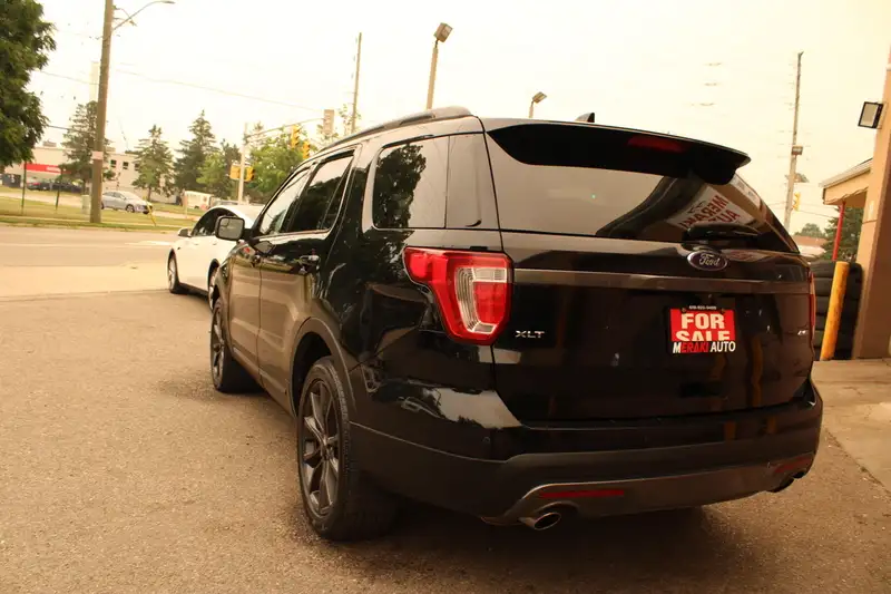 2017 Ford Explorer XLT, černá, 129 007 km, dovoz Kanada — foto 3 z 12
