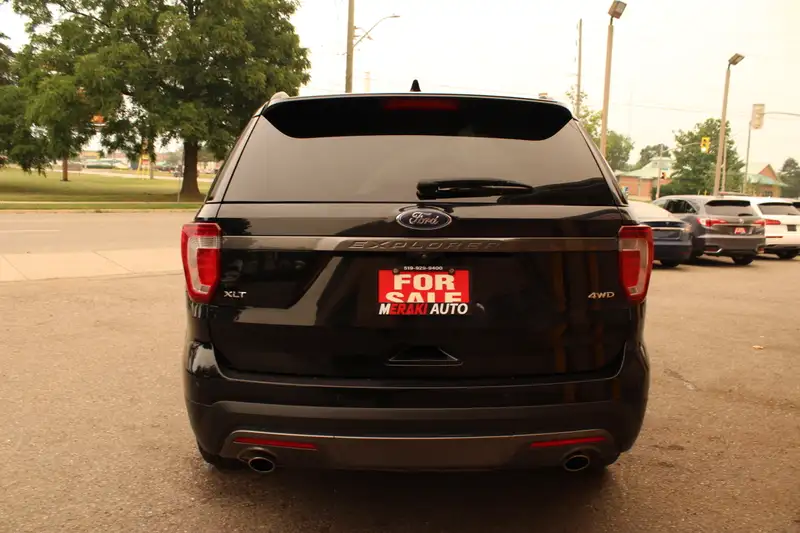 2017 Ford Explorer XLT, černá, 129 007 km, dovoz Kanada — foto 4 z 12