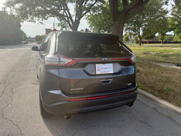 2015 Ford, dovoz USA — foto 3 z 6