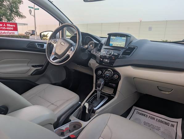 2017 Ford, dovoz USA — foto 7 z 11