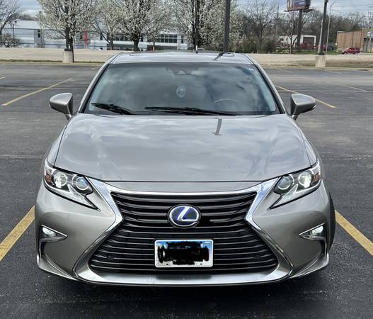 2016 Lexus, dovoz USA — foto 3 z 12