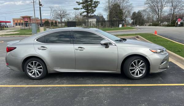 2016 Lexus, dovoz USA — foto 7 z 12