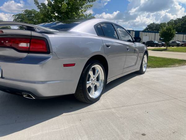 2013 Dodge, dovoz USA — foto 9 z 12