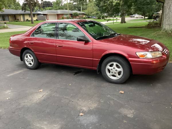 Toyota, dovoz USA — foto 2 z 11