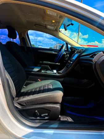 2018 Ford, dovoz USA — foto 11 z 12