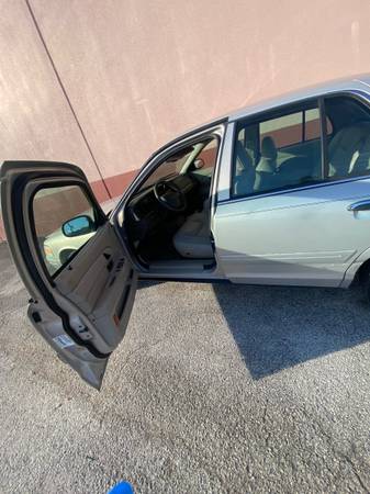 2008 Ford, modrá, dovoz USA — foto 10 z 12