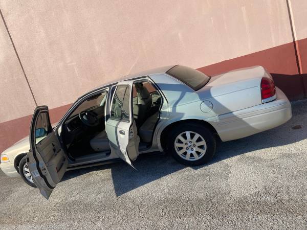 2008 Ford, modrá, dovoz USA — foto 3 z 12