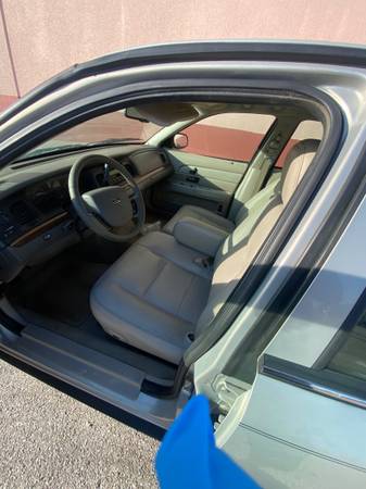 2008 Ford, modrá, dovoz USA — foto 5 z 12