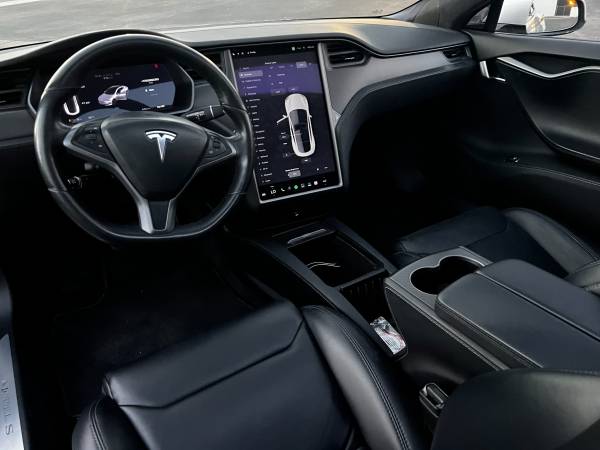 2018 Tesla, dovoz USA — foto 10 z 12