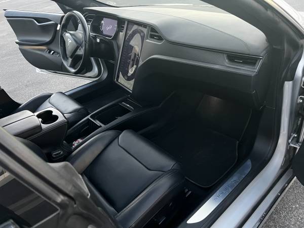 2018 Tesla, dovoz USA — foto 12 z 12