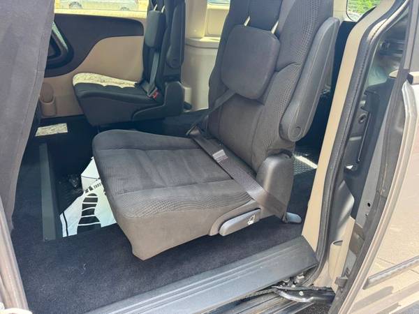2014 Dodge, dovoz USA — foto 9 z 12