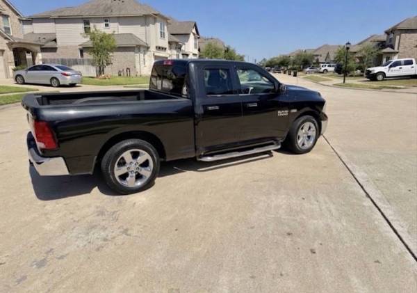 2017 Dodge, dovoz USA — foto 5 z 12