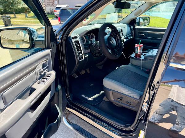 2017 Dodge, dovoz USA — foto 9 z 12