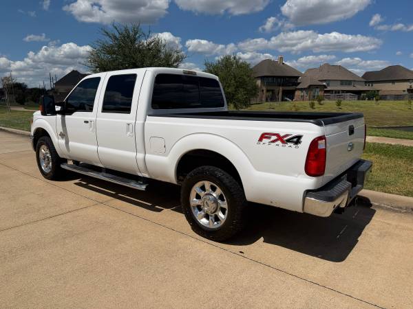 2016 Ford, dovoz USA — foto 3 z 10