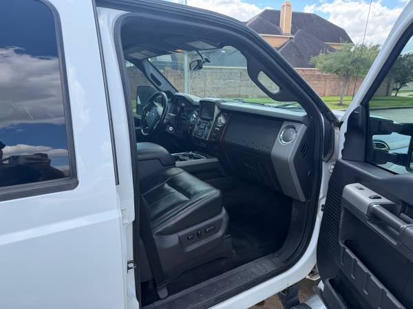 2016 Ford, dovoz USA — foto 9 z 10