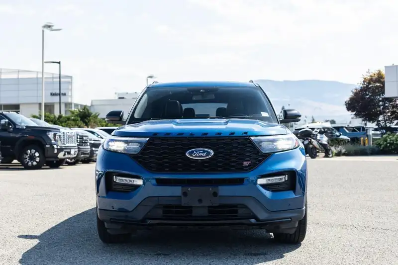 2022 Ford Explorer ST, modrá, 76 660 km, dovoz Kanada — foto 2 z 12