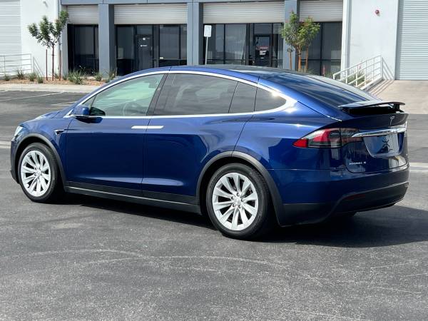 2018 Tesla, dovoz USA — foto 4 z 12