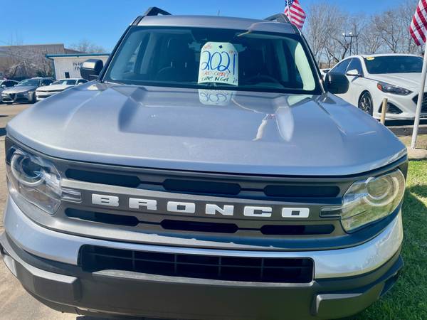 2021 Ford, dovoz USA — foto 2 z 12
