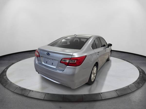 2017 Subaru, dovoz USA — foto 2 z 11