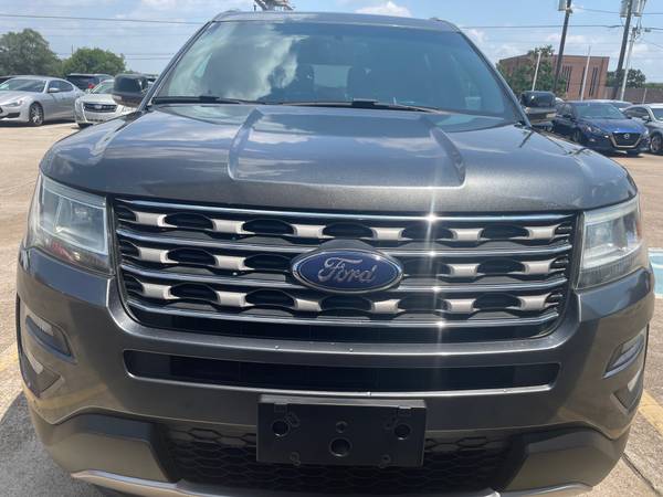 2016 Ford, dovoz USA — foto 2 z 12
