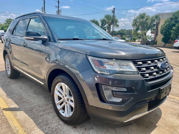 2016 Ford, dovoz USA — foto 3 z 12