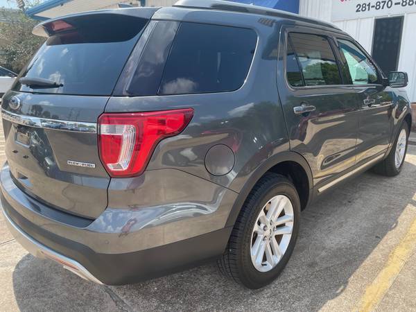 2016 Ford, dovoz USA — foto 4 z 12
