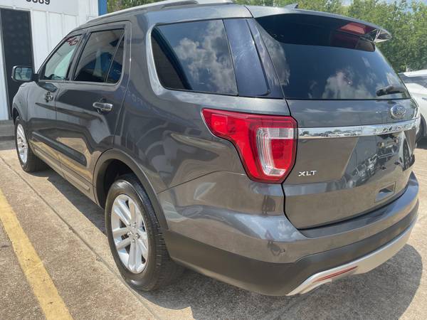 2016 Ford, dovoz USA — foto 7 z 12