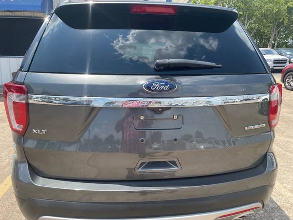 2016 Ford, dovoz USA — foto 8 z 12