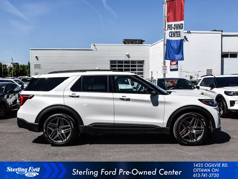 2025 Ford Explorer ST, bílá, 61 271 km, dovoz Kanada — foto 3 z 12