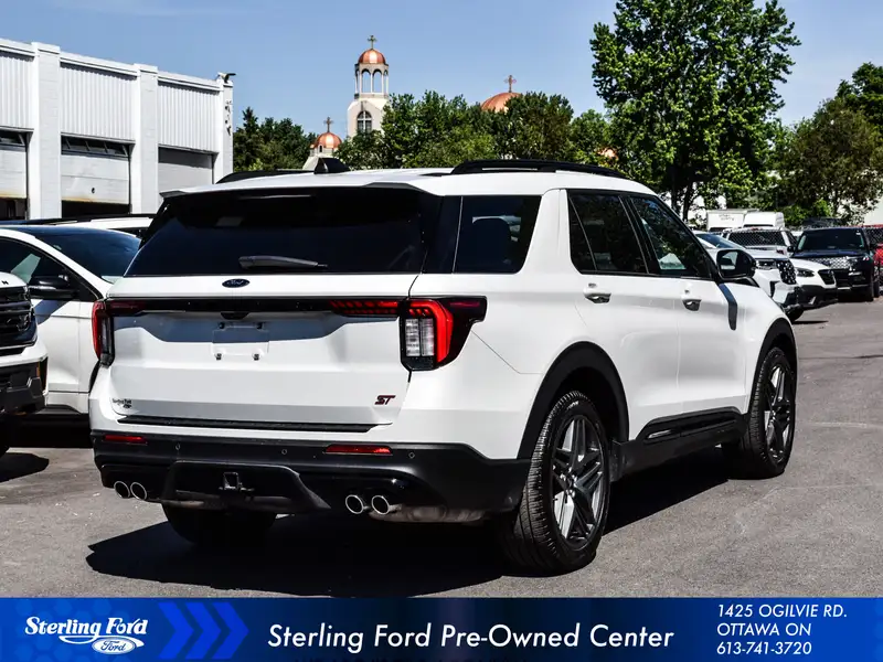2025 Ford Explorer ST, bílá, 61 271 km, dovoz Kanada — foto 4 z 12