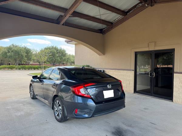2017 Honda, dovoz USA — foto 3 z 7