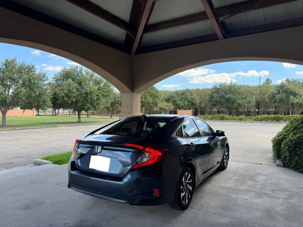 2017 Honda, dovoz USA — foto 4 z 7