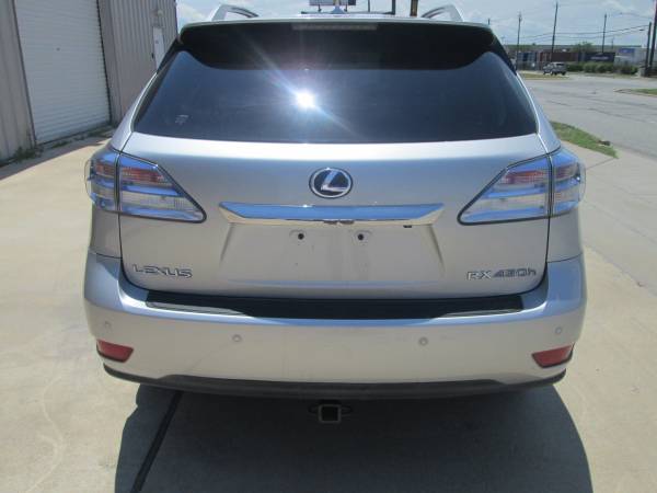 2010 Lexus, dovoz USA — foto 5 z 12