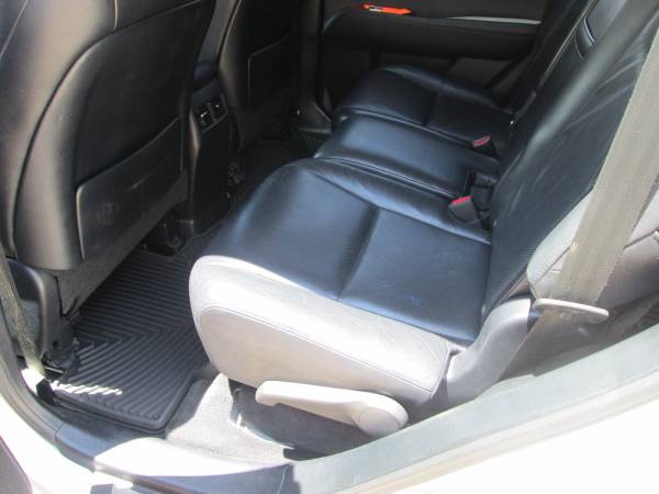 2010 Lexus, dovoz USA — foto 8 z 12