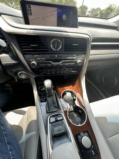 2017 Lexus, dovoz USA — foto 9 z 11