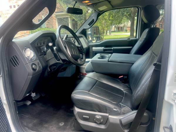 2015 Ford, dovoz USA — foto 11 z 11