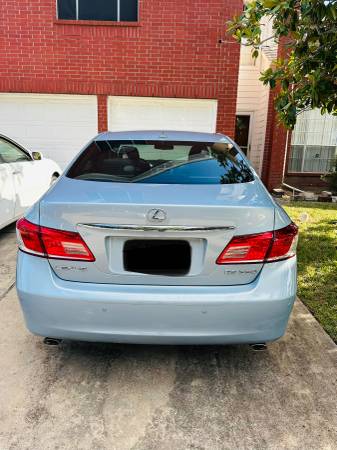 2010 Lexus, dovoz USA — foto 4 z 12