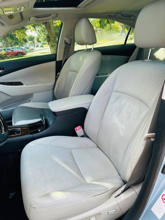 2010 Lexus, dovoz USA — foto 7 z 12