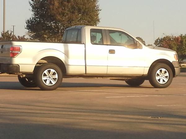 2010 Ford, dovoz USA — foto 4 z 7